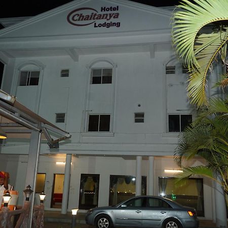 Hotel Chaitanya Lodging Supe Екстериор снимка